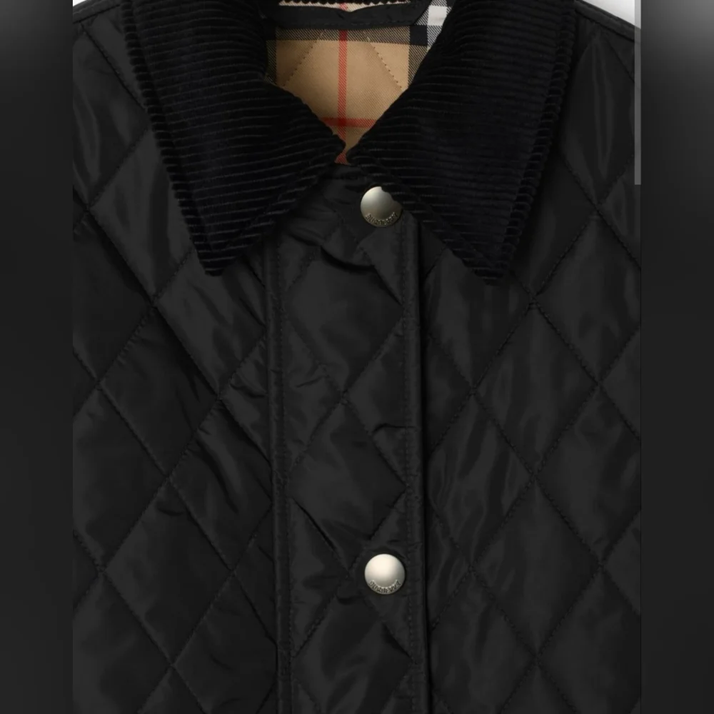 Burberry Quilted Nylon Barn Jacket In Black/Sand, Burberry Check Lining, EUC, L - Picture 3 of 16